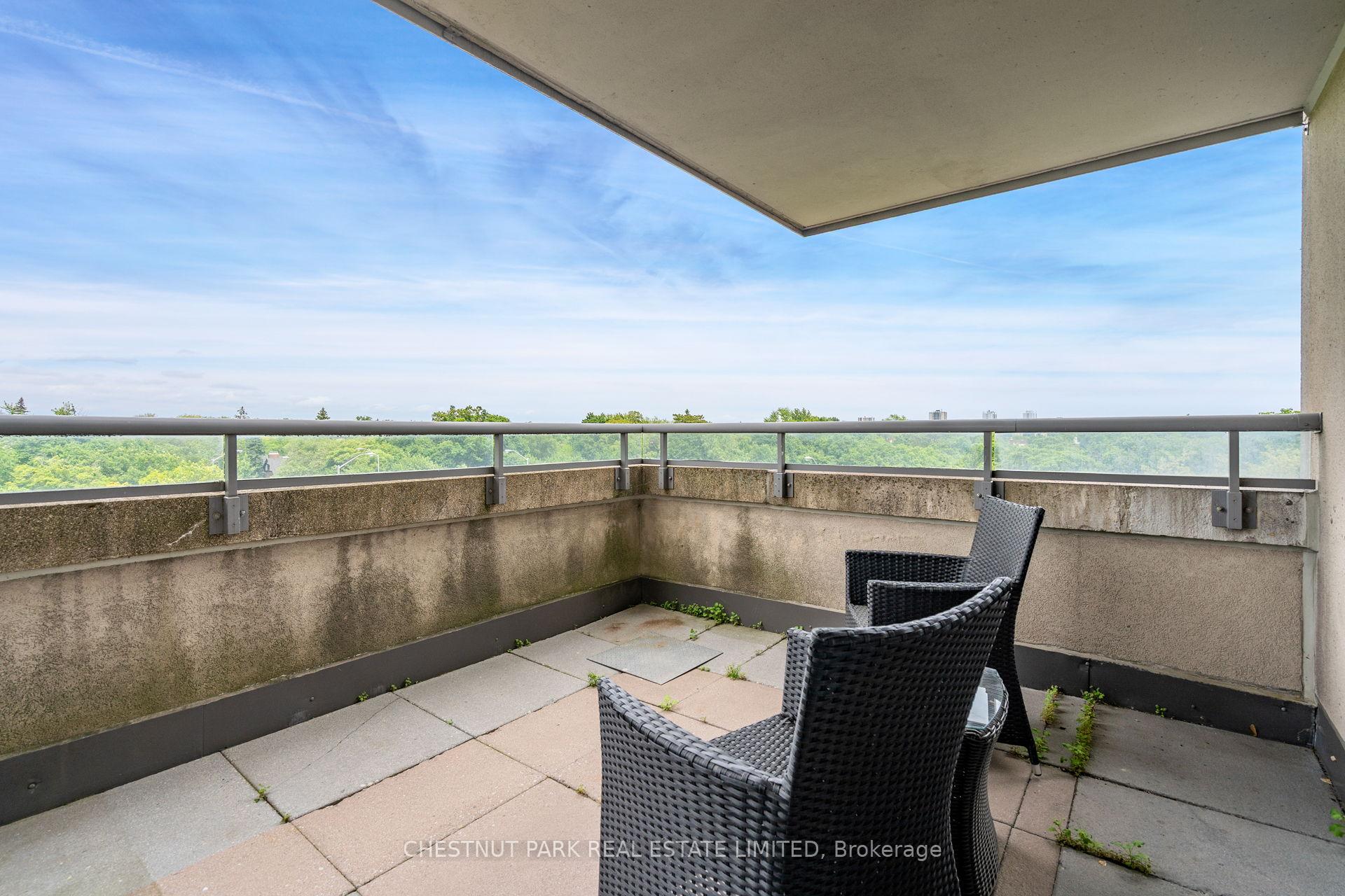 3 Bedrooms Condo at 388 Bloor, Toronto For sale