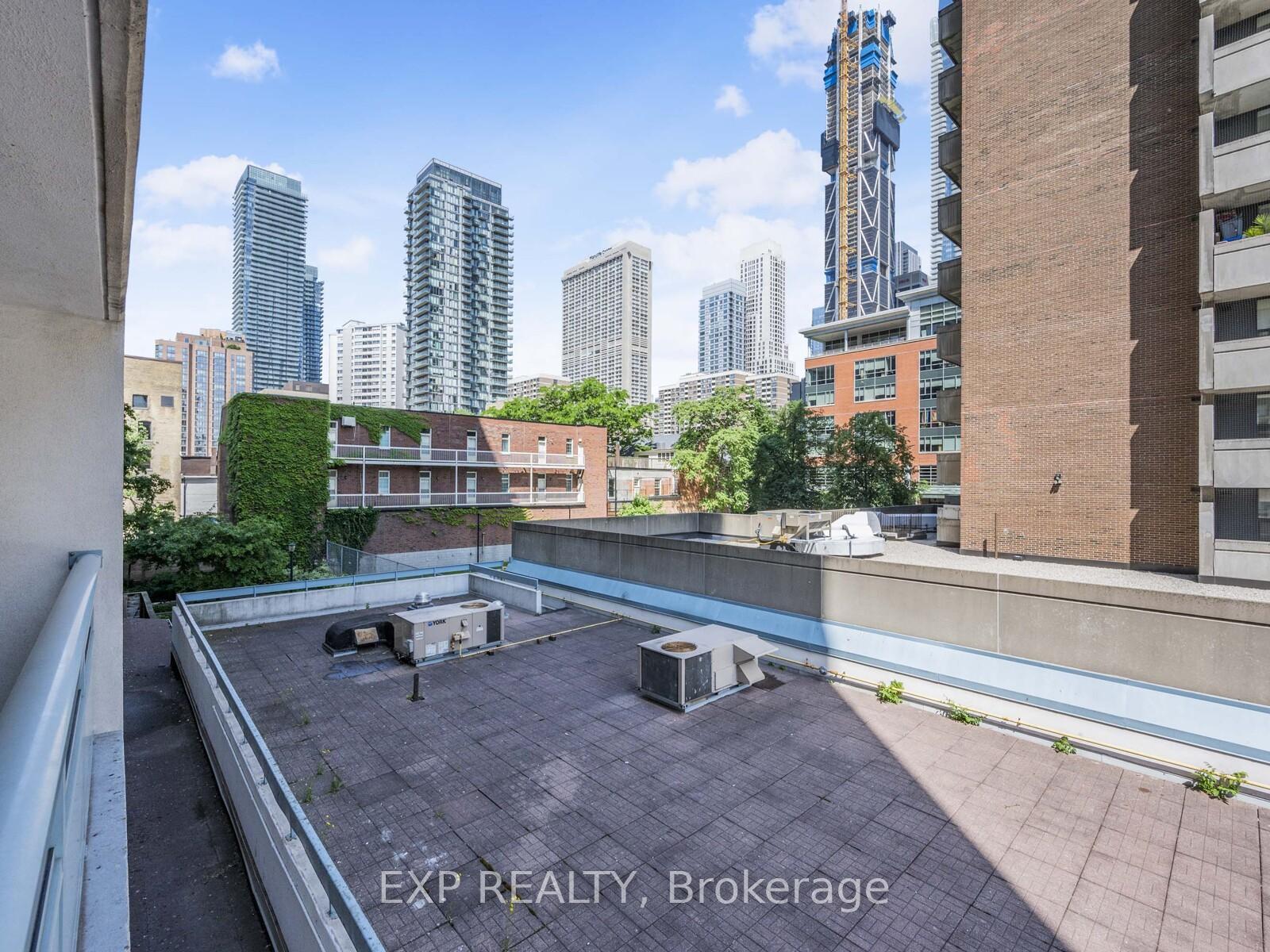 2 Bedrooms Co-op at 30 Gloucester, Toronto For sale