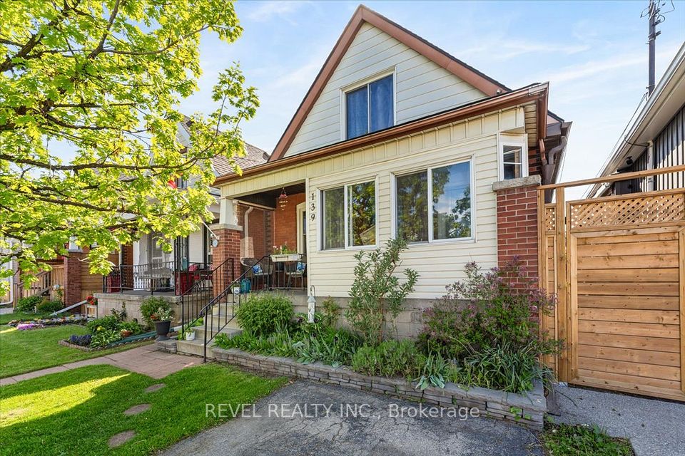 139 Garside Avenue, Hamilton, ON L8H 4W5