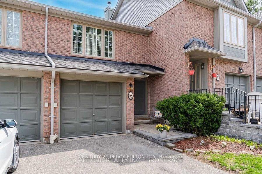 3 Bedrooms Condo at 3100 Fifth, Mississauga For sale