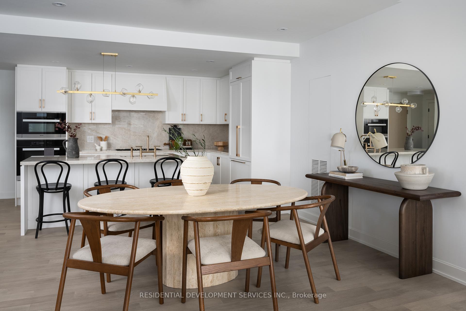 2 Bedrooms Condo at 1 Strathgowan, Toronto For sale