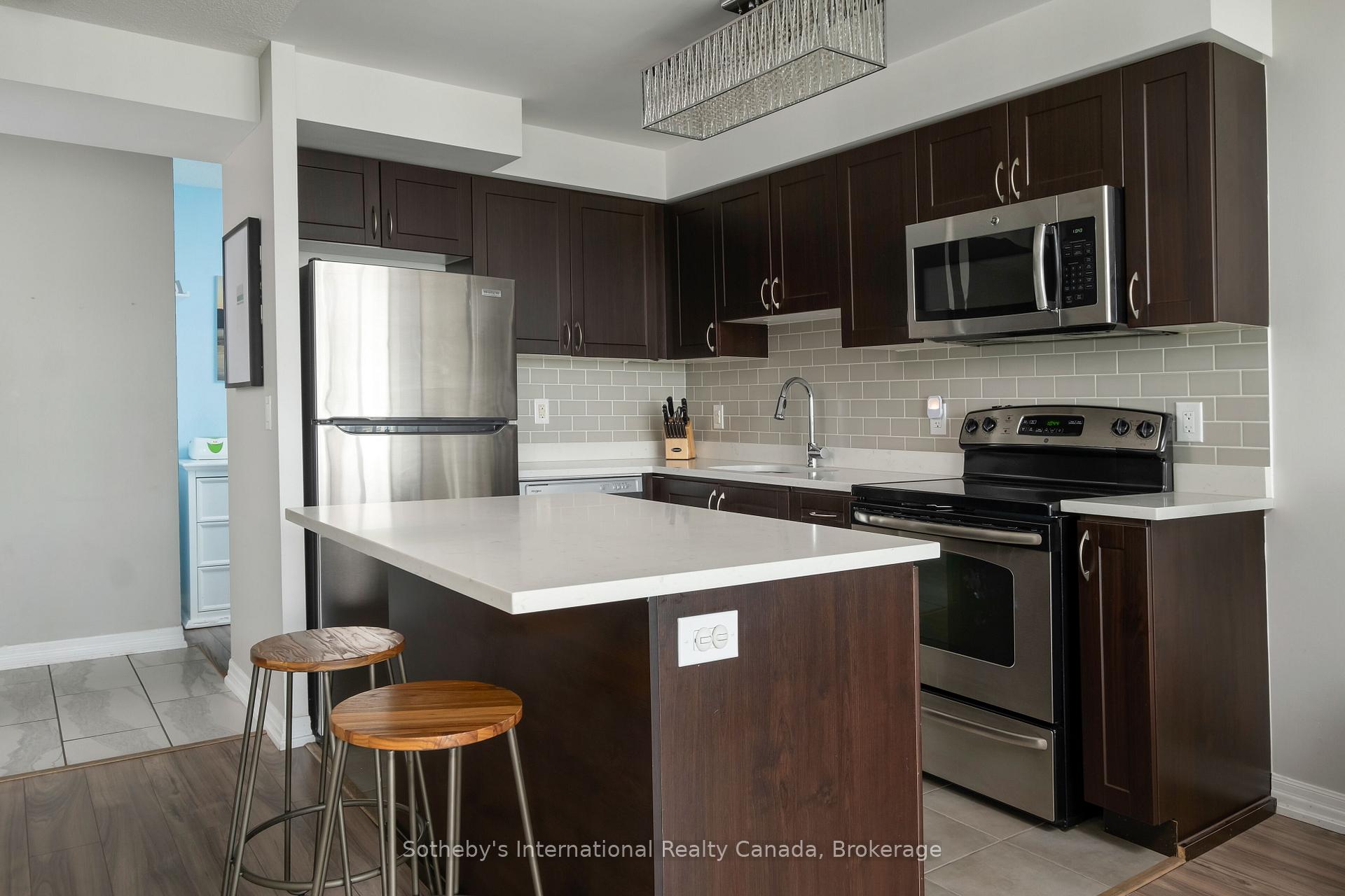 2 Bedrooms Condo at 1940 Ironstone, Burlington For sale
