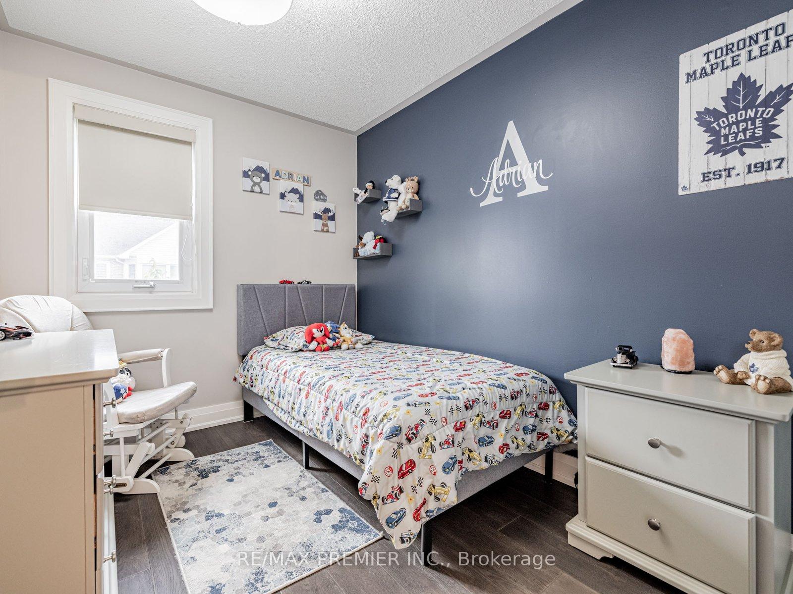 3 Bedrooms Condo at 213 Woodbridge, Vaughan For sale