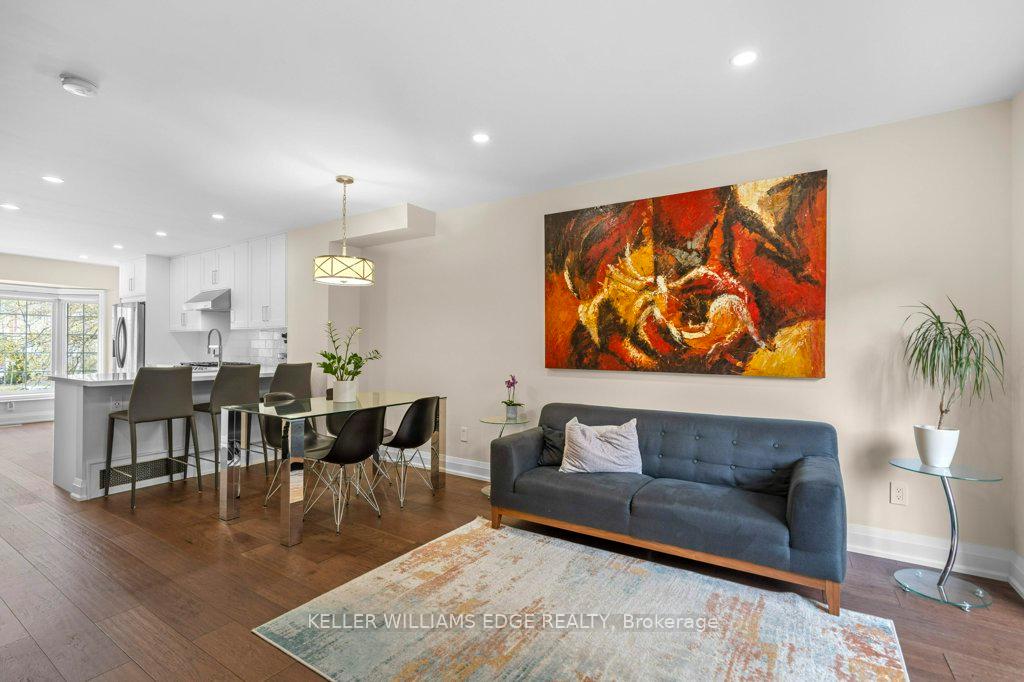 2 Bedrooms Condo at 3480 Upper Middle, Burlington For sale