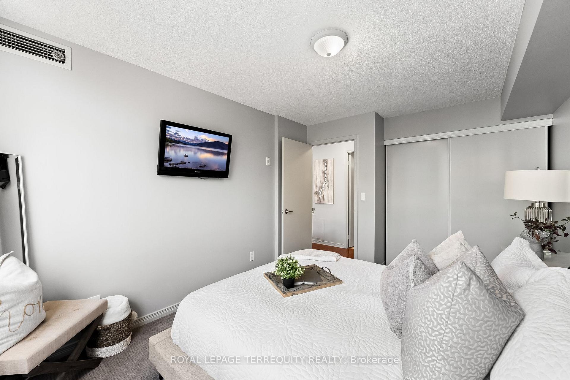 3 Bedrooms Condo at 3650 Kingston RD, Toronto For sale