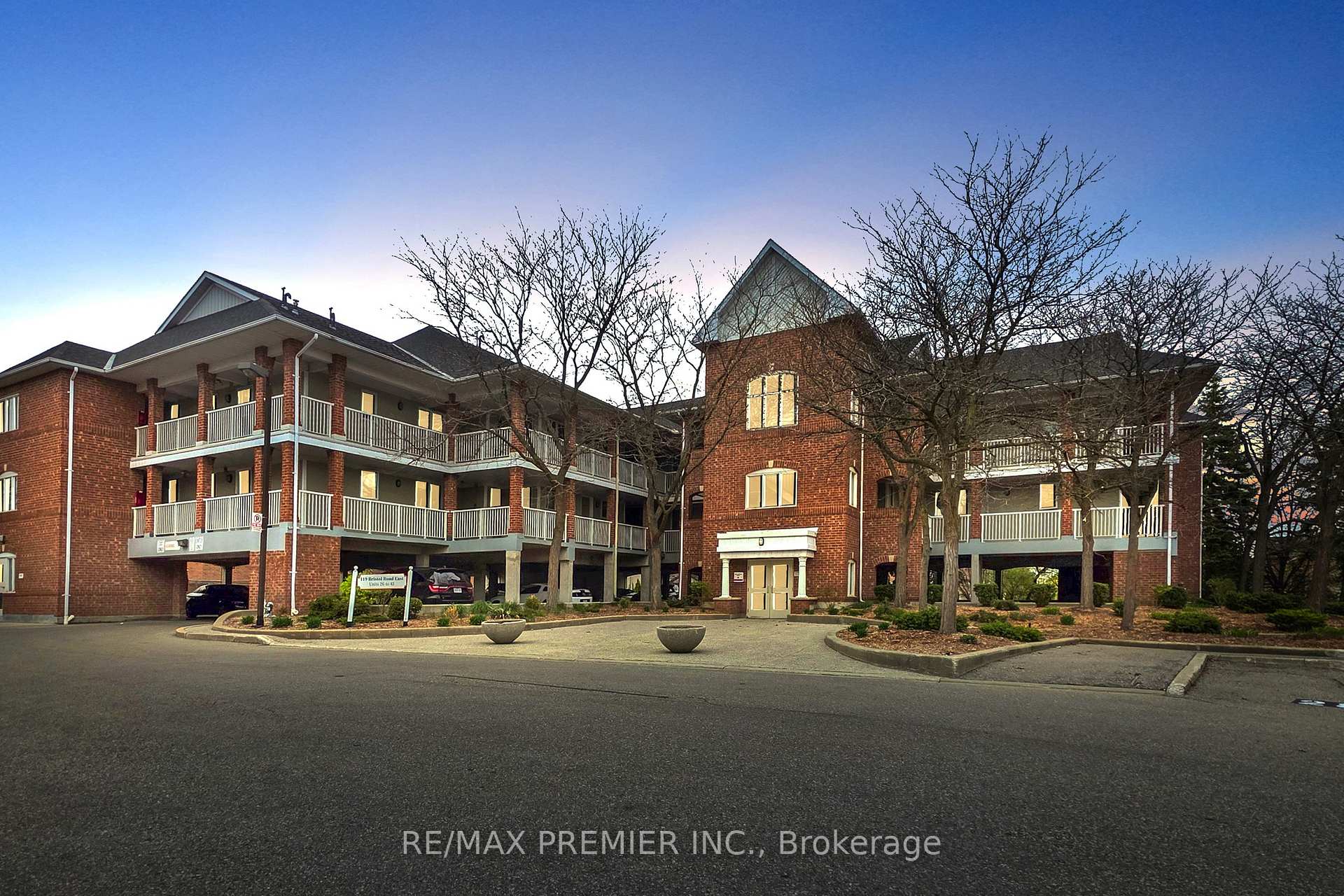 1 Bedroom Condo at 119 Bristol, Mississauga For sale