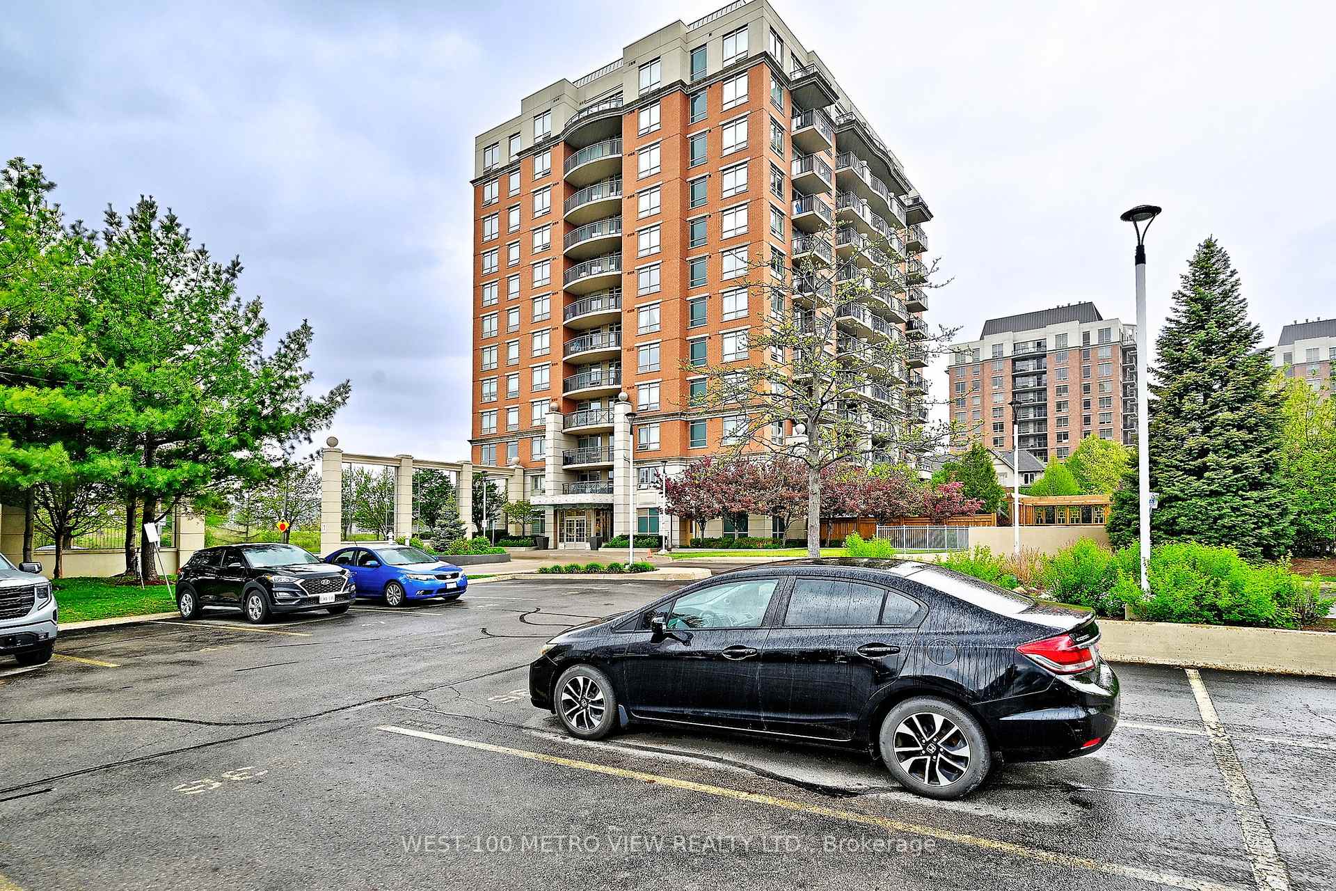 2 Bedrooms Condo at 2365 CENTRAL PARK, Oakville For sale