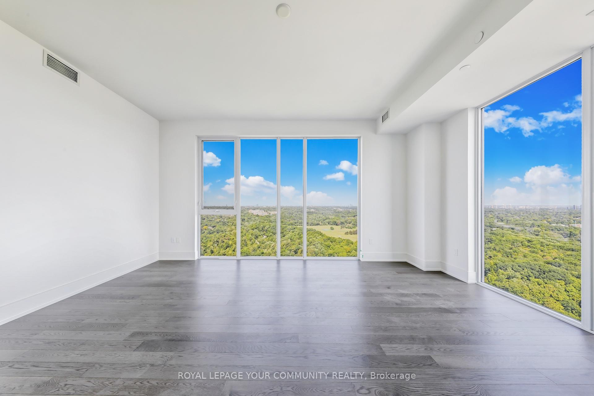3 Bedrooms Condo at 10 Inn On The Park, Toronto For sale