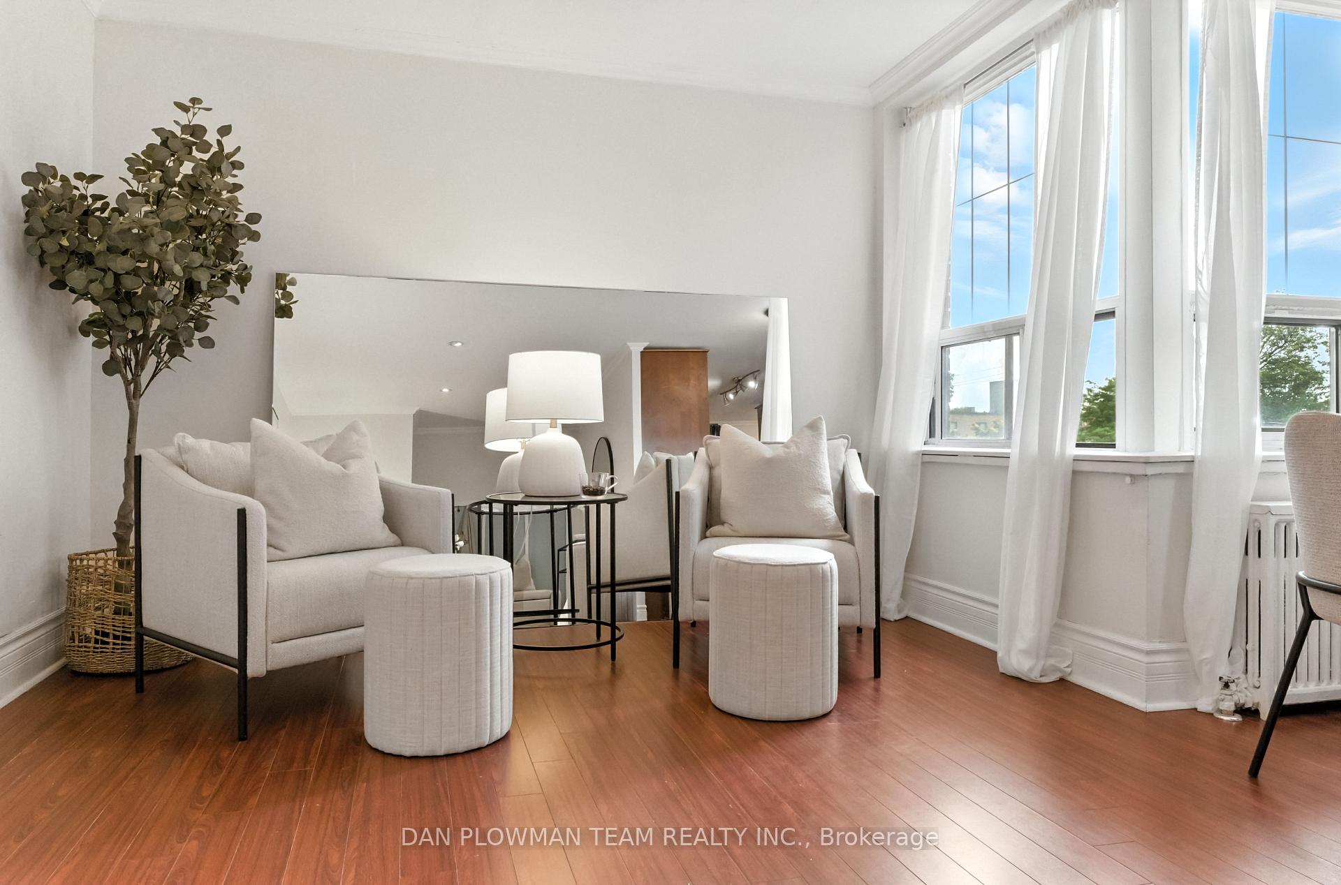 1 Bedroom Co-op at 2550 Bathurst, Toronto For sale