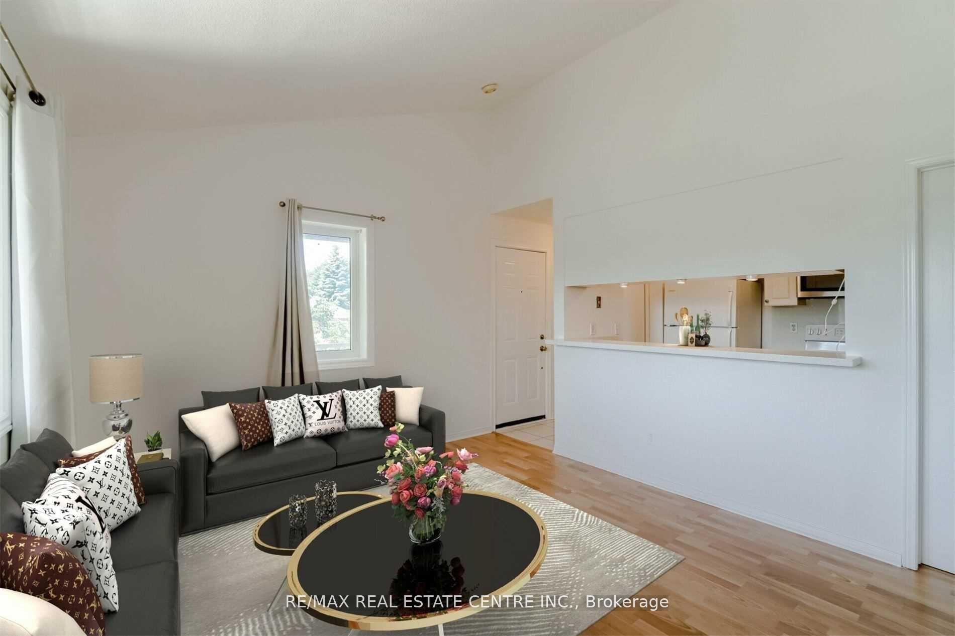 1 Bedroom Condo at 85 Bristol, Mississauga For sale