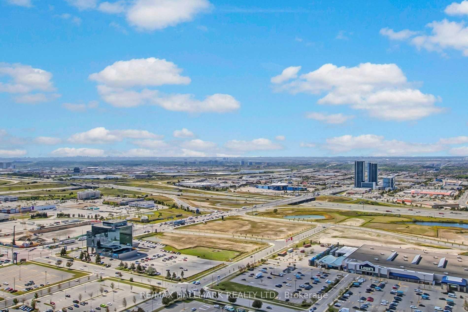 3 Bedrooms Condo at 898 Portage, Vaughan For sale