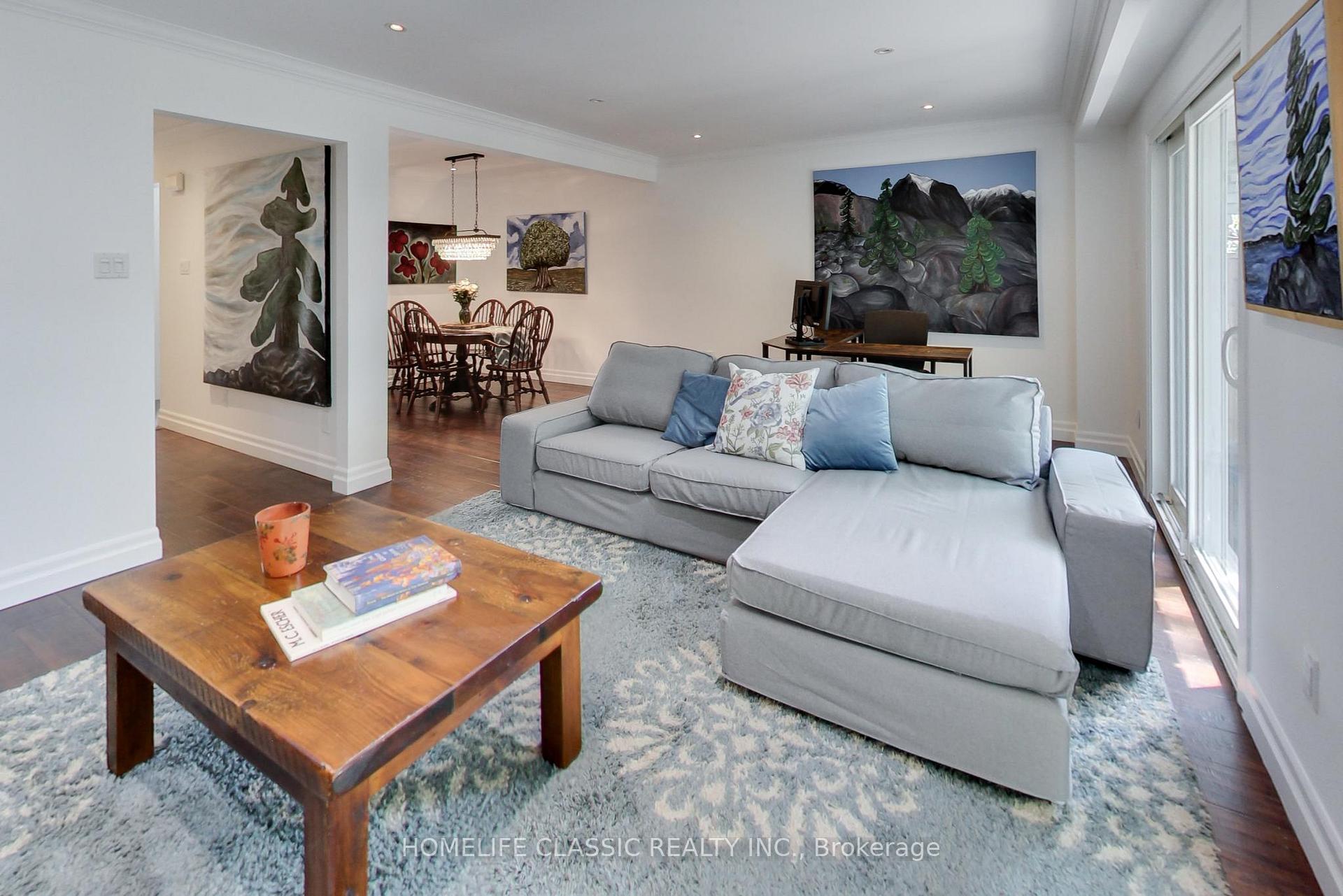 4 Bedrooms Condo at 108 Wild Briarway, Toronto For sale