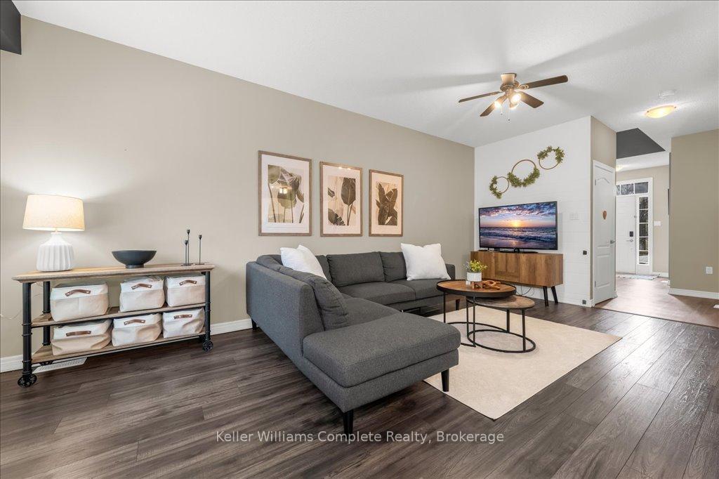 3 Bedrooms Condo at 6 Liddycoat,  Hamilton For sale