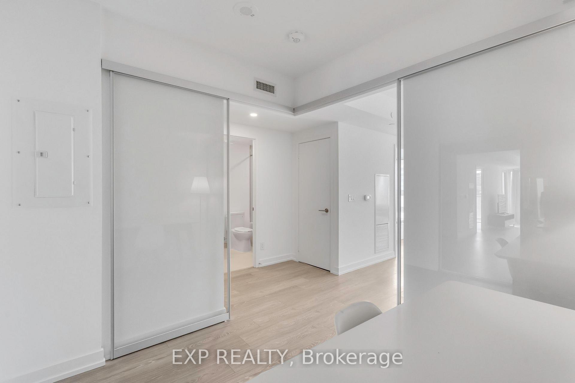 2 Bedrooms Condo at 19 Western Battery, Toronto For sale
