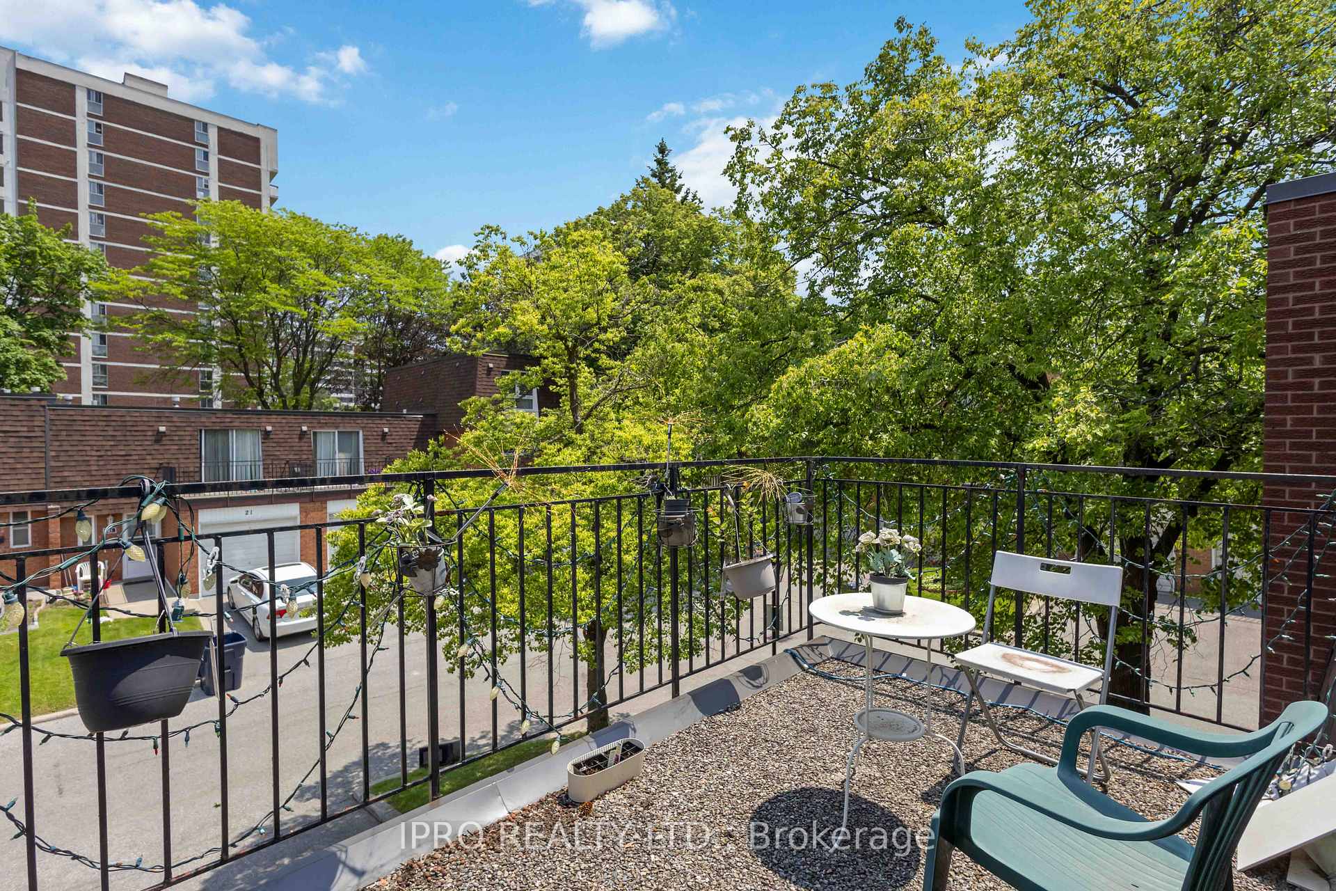 5 Bedrooms Condo at 50 Bridletowne, Toronto For sale
