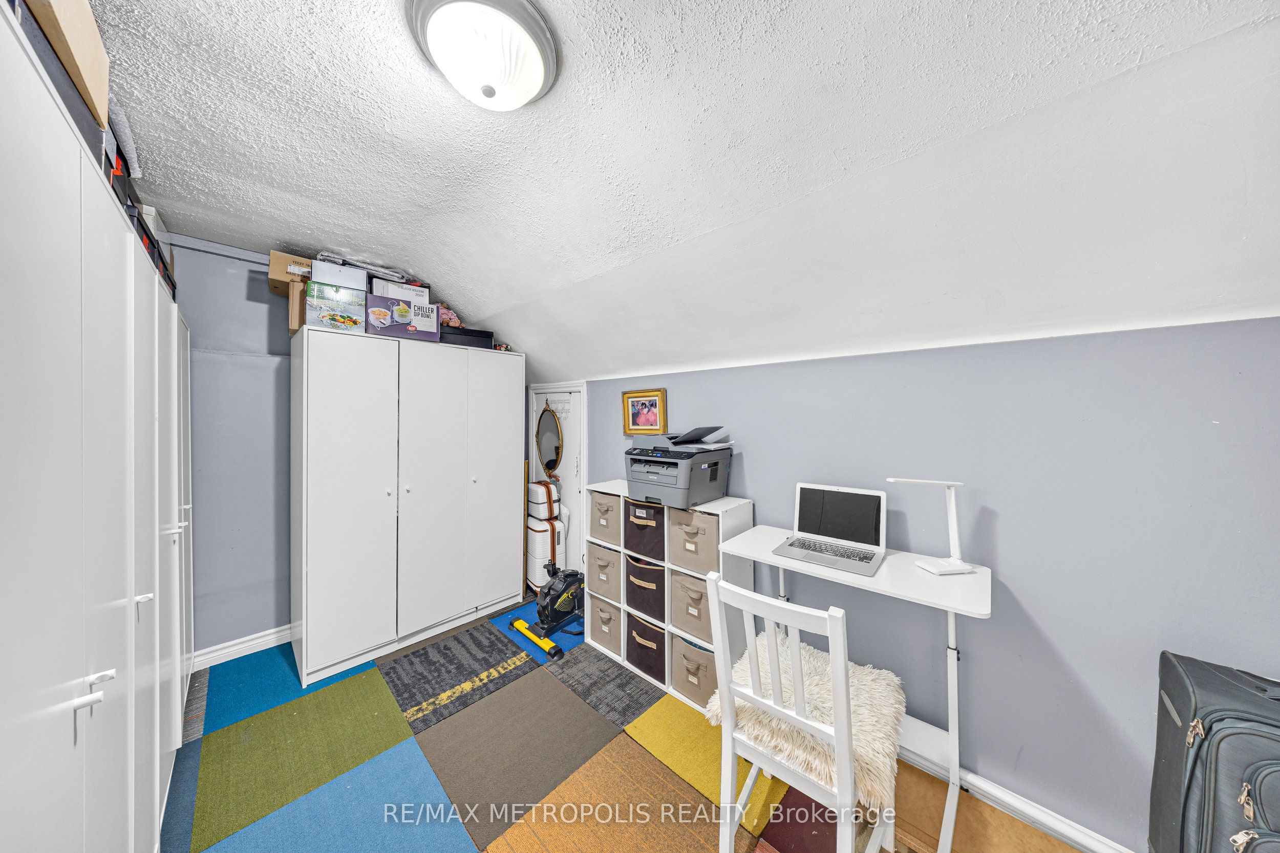337 Pine Avenue
