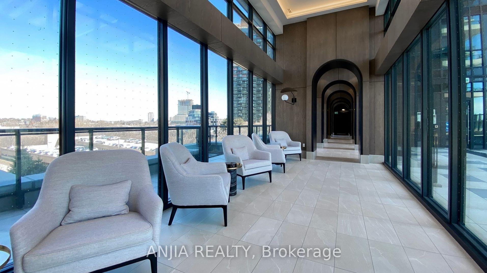 2 Bedrooms Condo at 30 Inn On The Park, Toronto For sale
