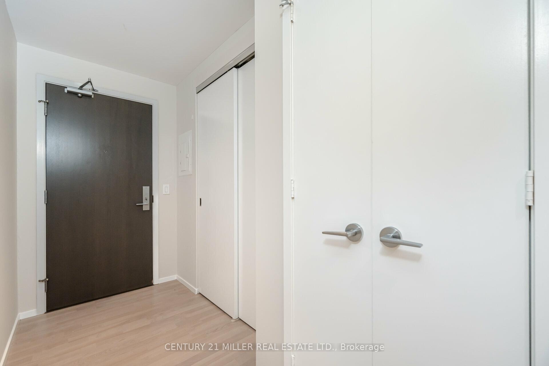 2 Bedrooms Condo at 101 Charles, Toronto For sale