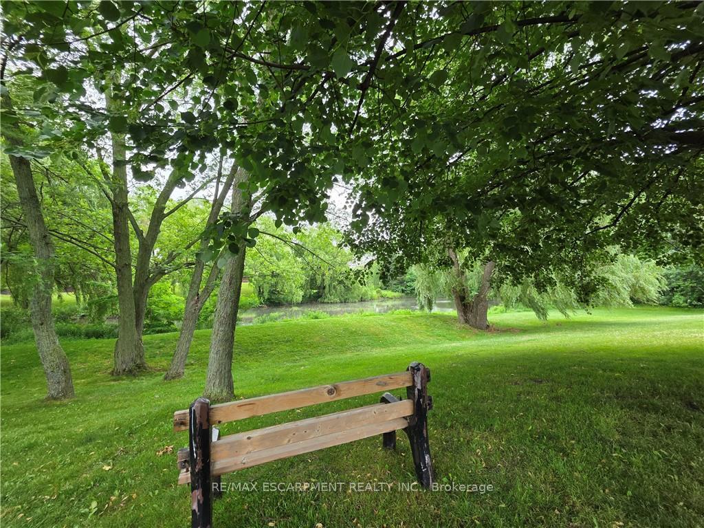 2 Bedrooms Condo at 1 Szollosy, Hamilton For sale