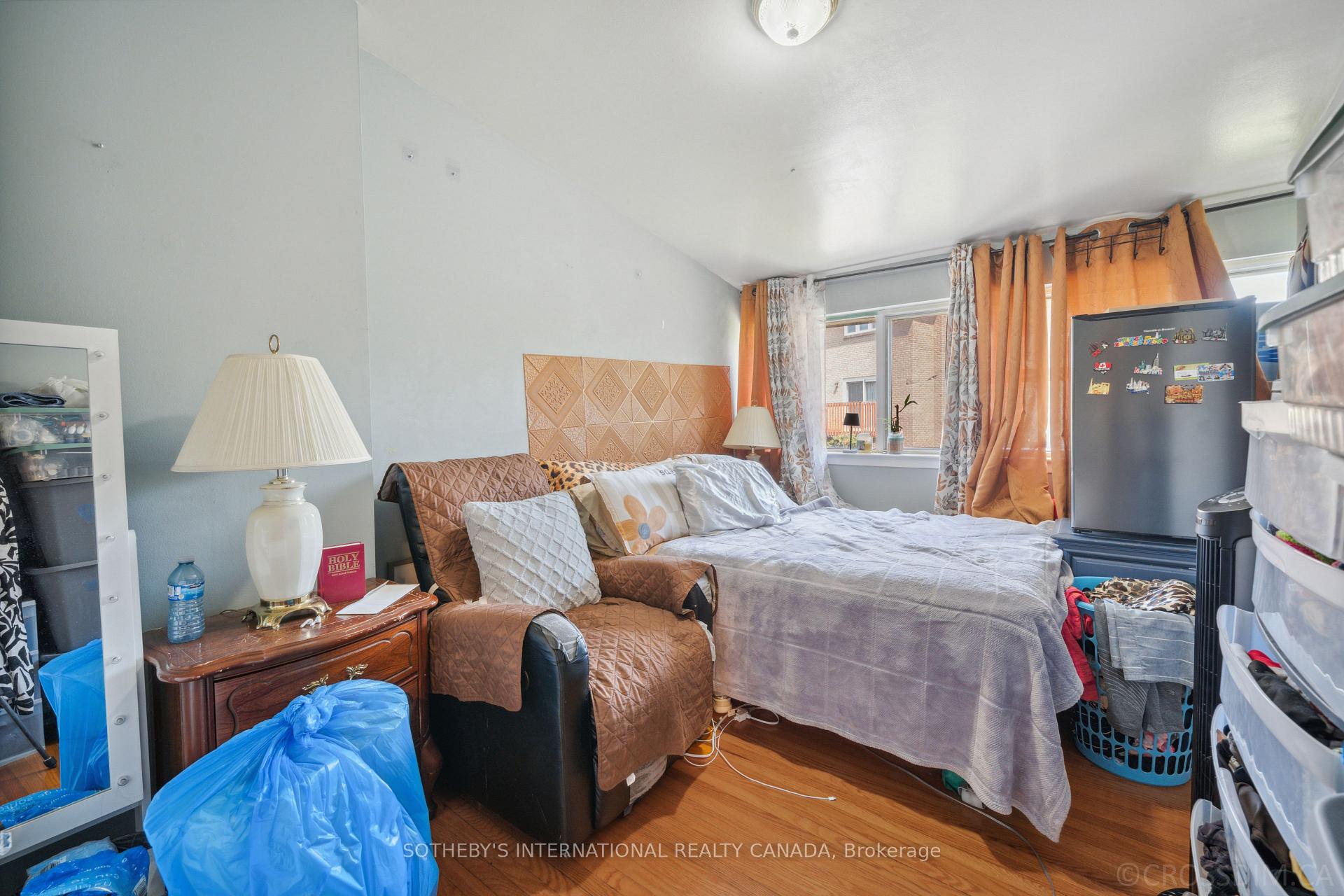 4 Bedrooms Condo at 28 Enclave, Toronto For sale