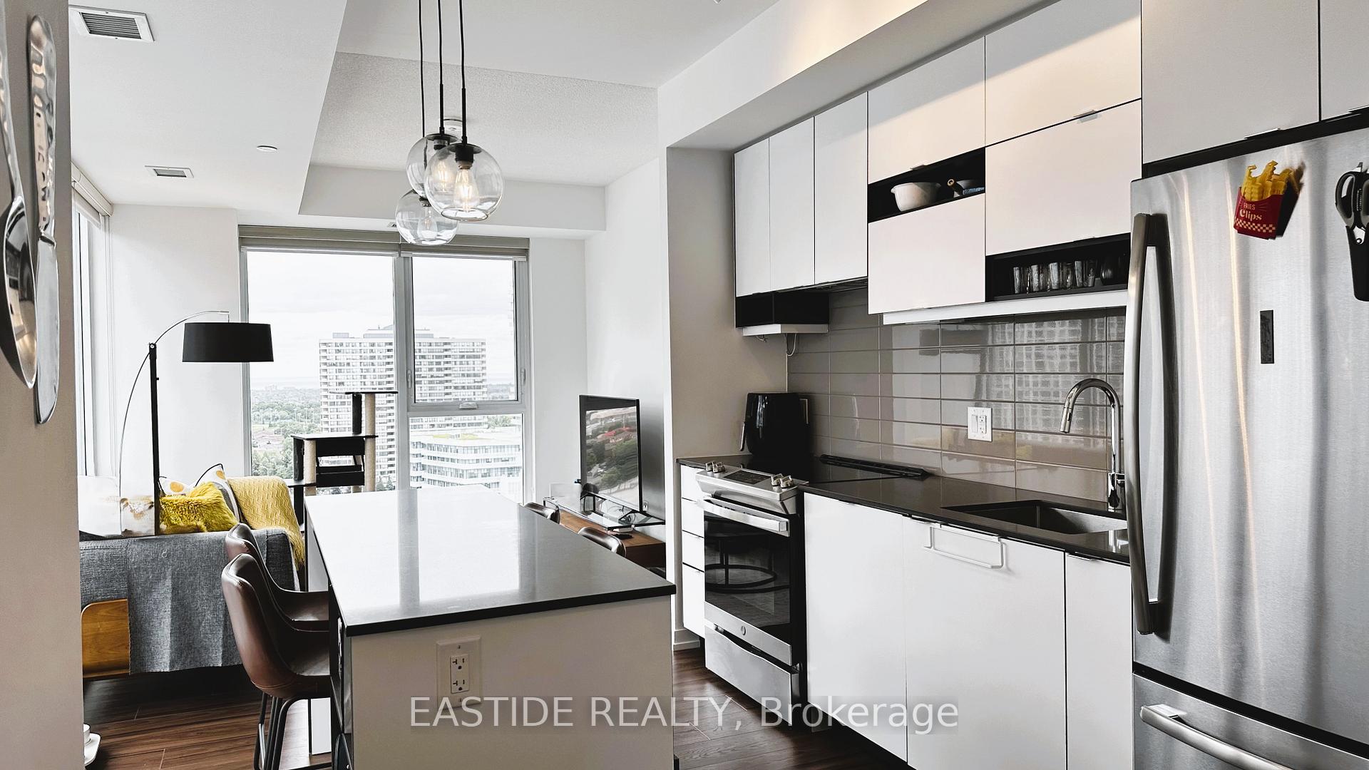 3 Bedrooms Condo at 4065 Confederation, Mississauga For sale