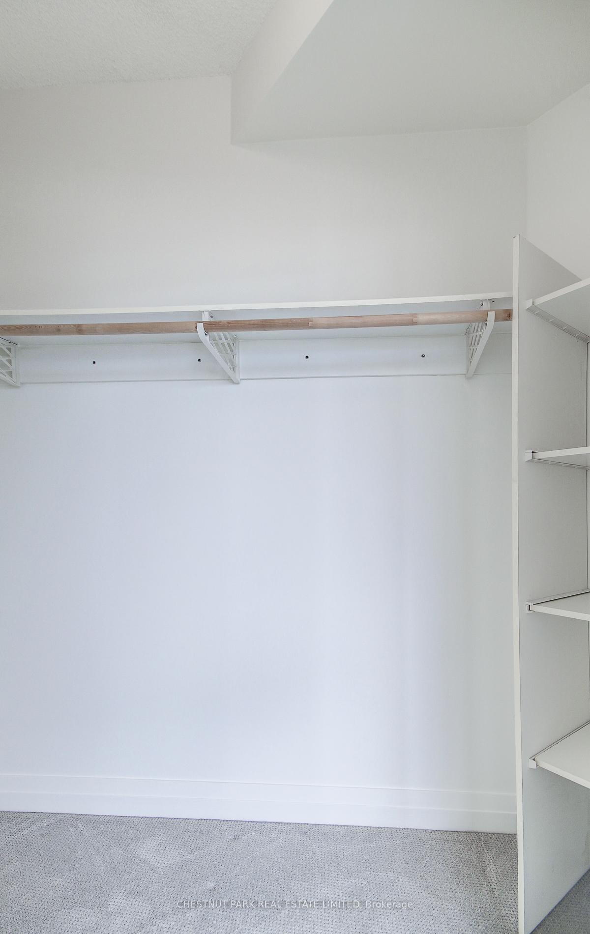 2 Bedrooms Condo at 25 Carlton, Toronto For sale
