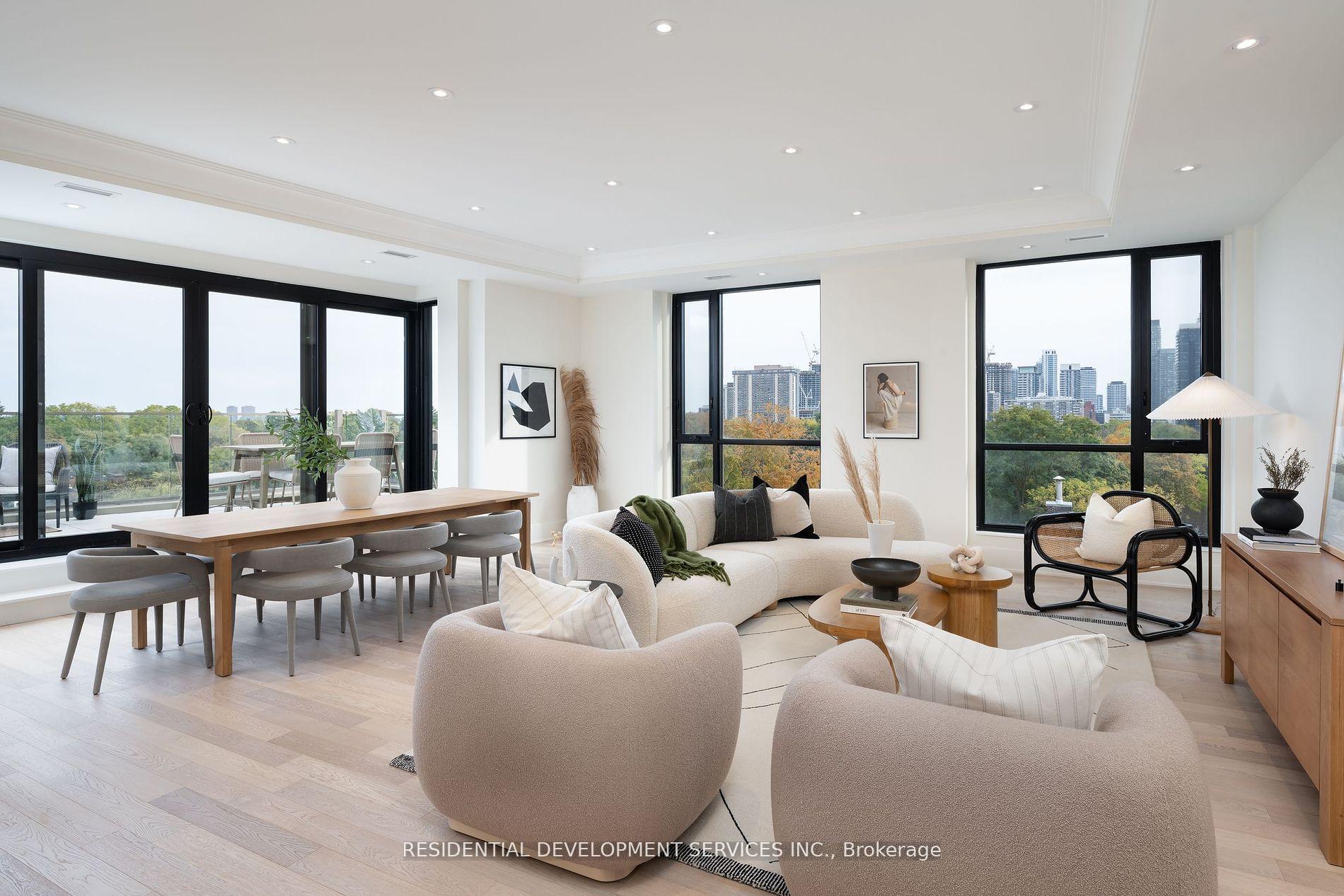 3 Bedrooms Condo at 1 Strathgowan,  Toronto For sale