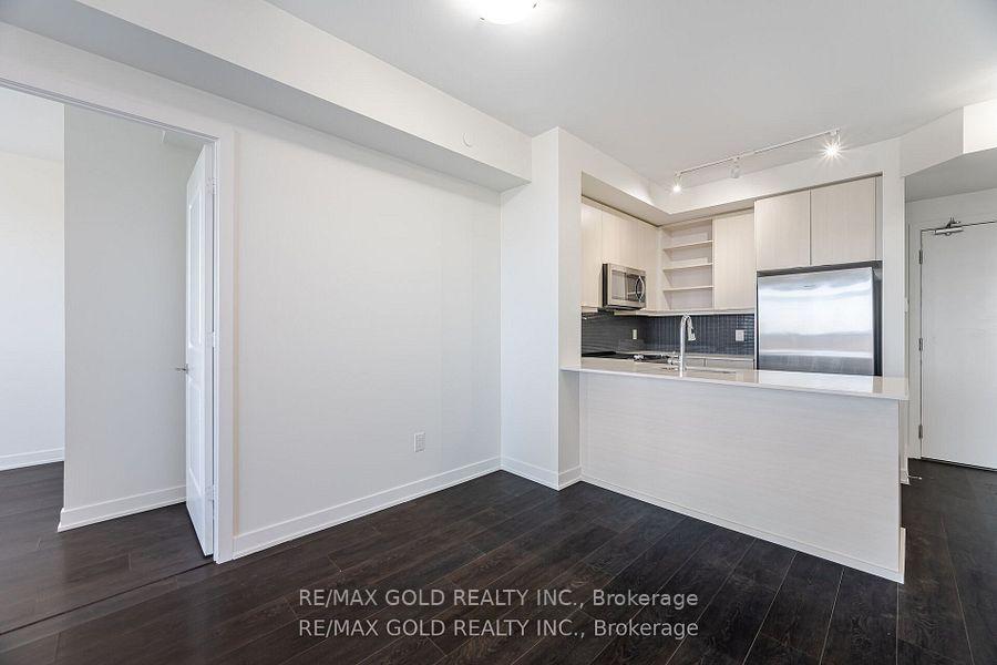 2 Bedrooms Condo at 4633 Glen Erin, Mississauga For sale