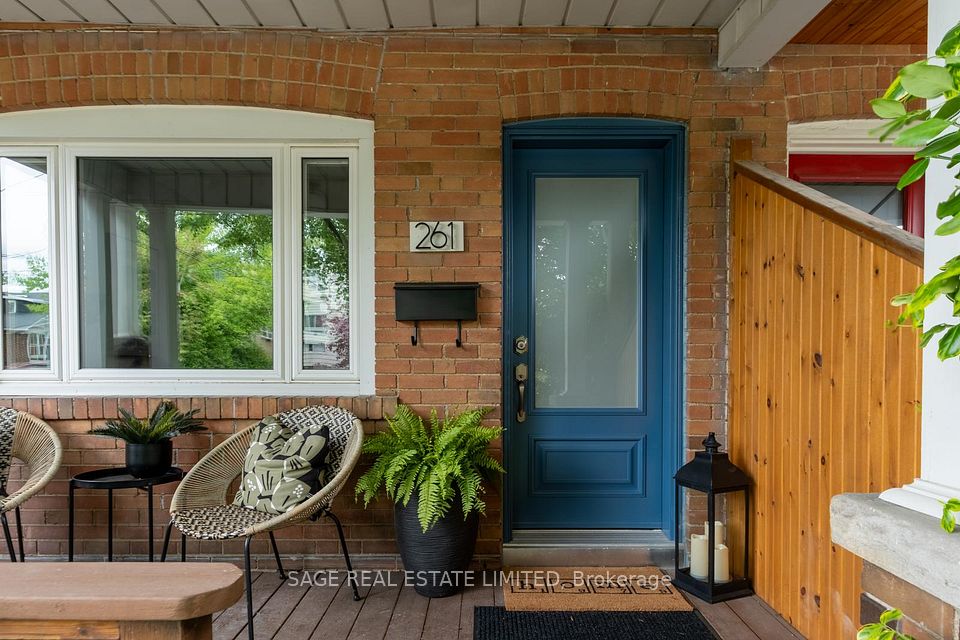 261 Monarch Park