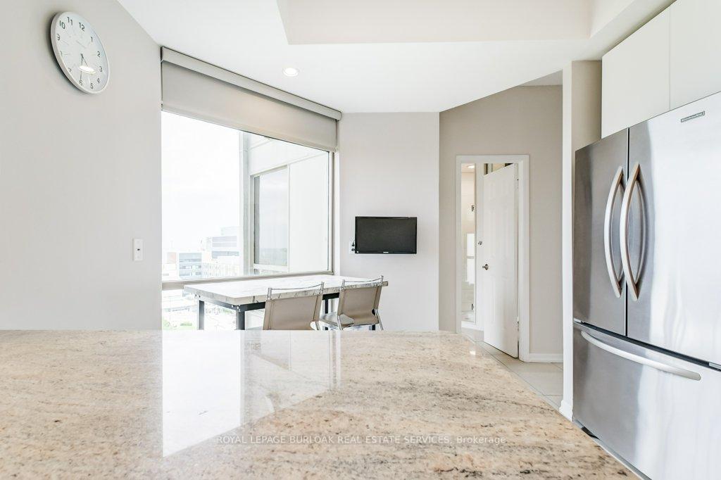 2 Bedrooms Condo at 1201 North Shore, Burlington For sale