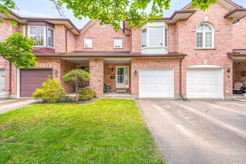 4 Courtland