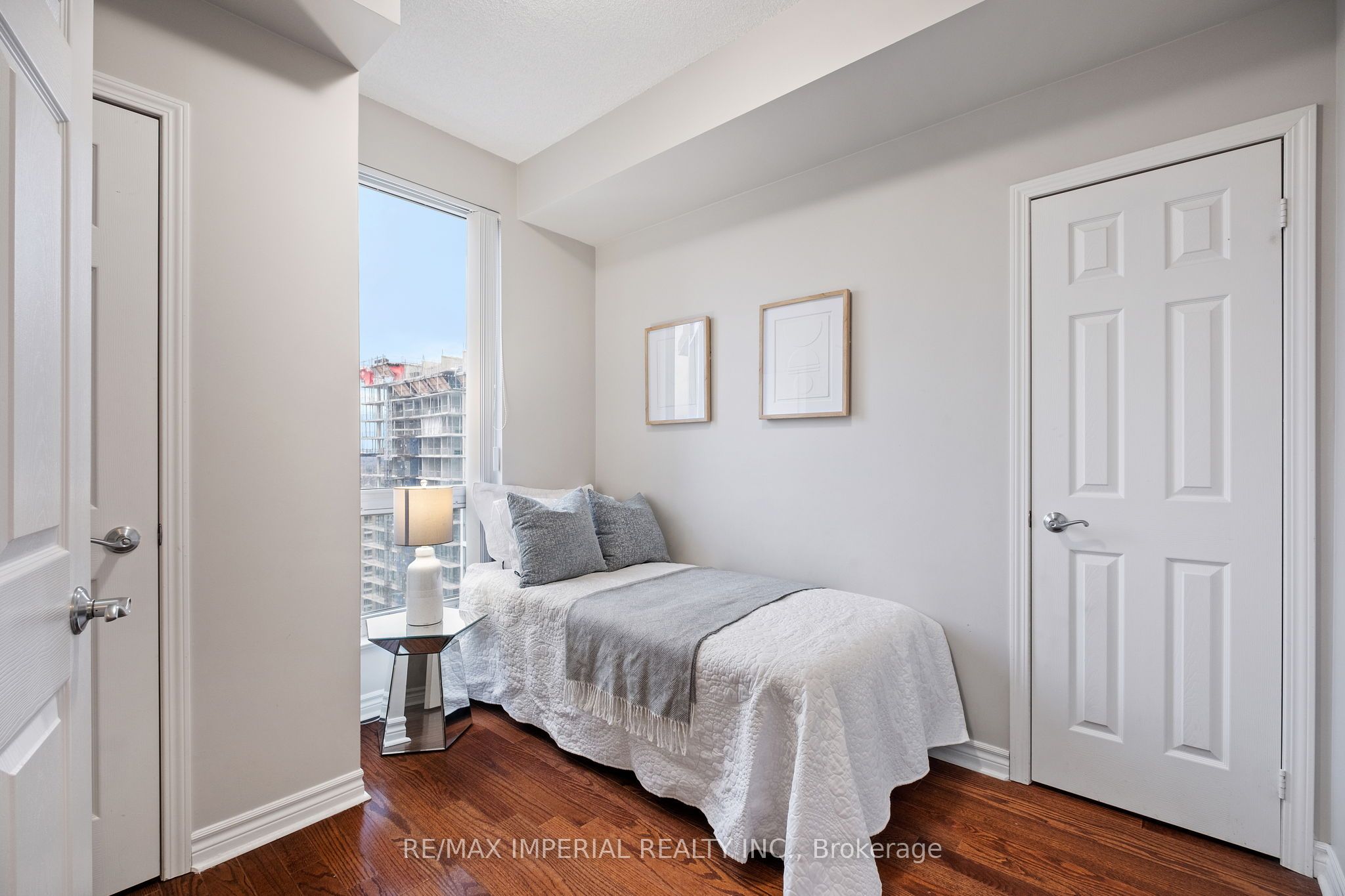 18 Holmes Avenue, #2210