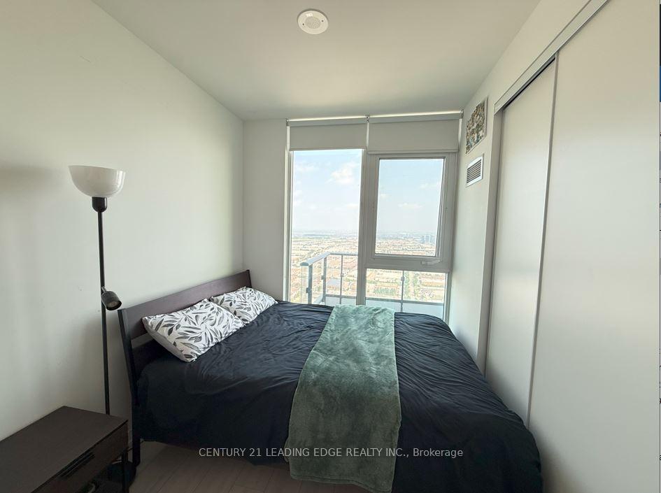 2 Bedrooms Condo at 950 Portage, Vaughan For sale