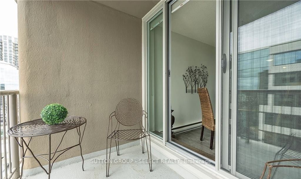 155 Kent Street, #1205