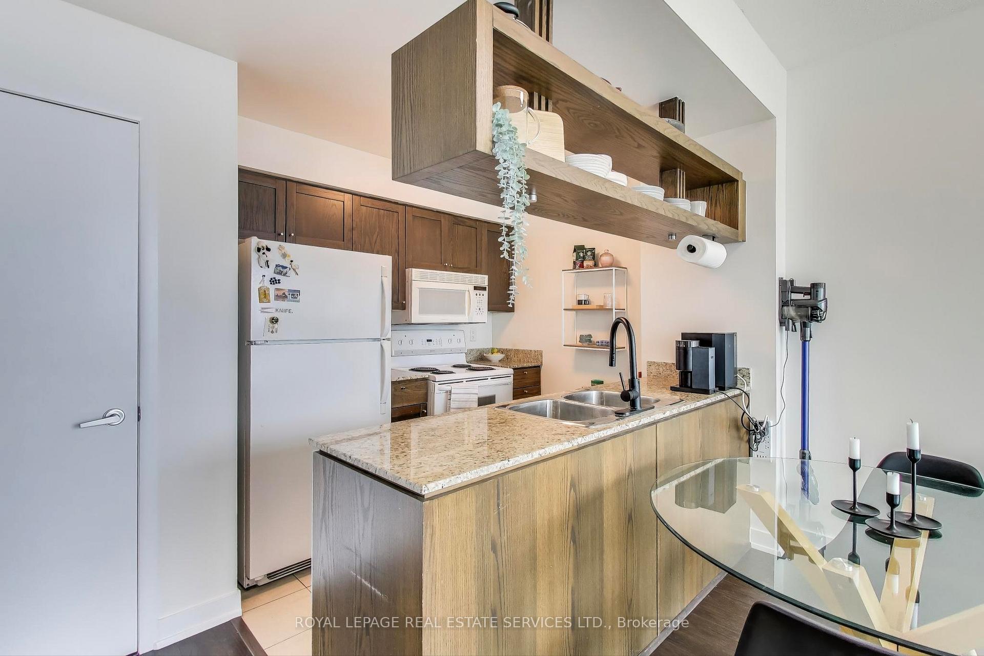 2 Bedrooms Condo at 81 Navy Wharf, Toronto For sale