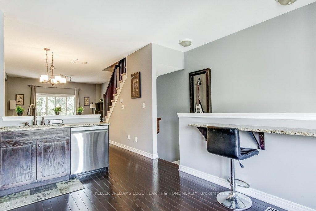 3 Bedrooms Condo at 4262 Ingram,  Burlington For sale
