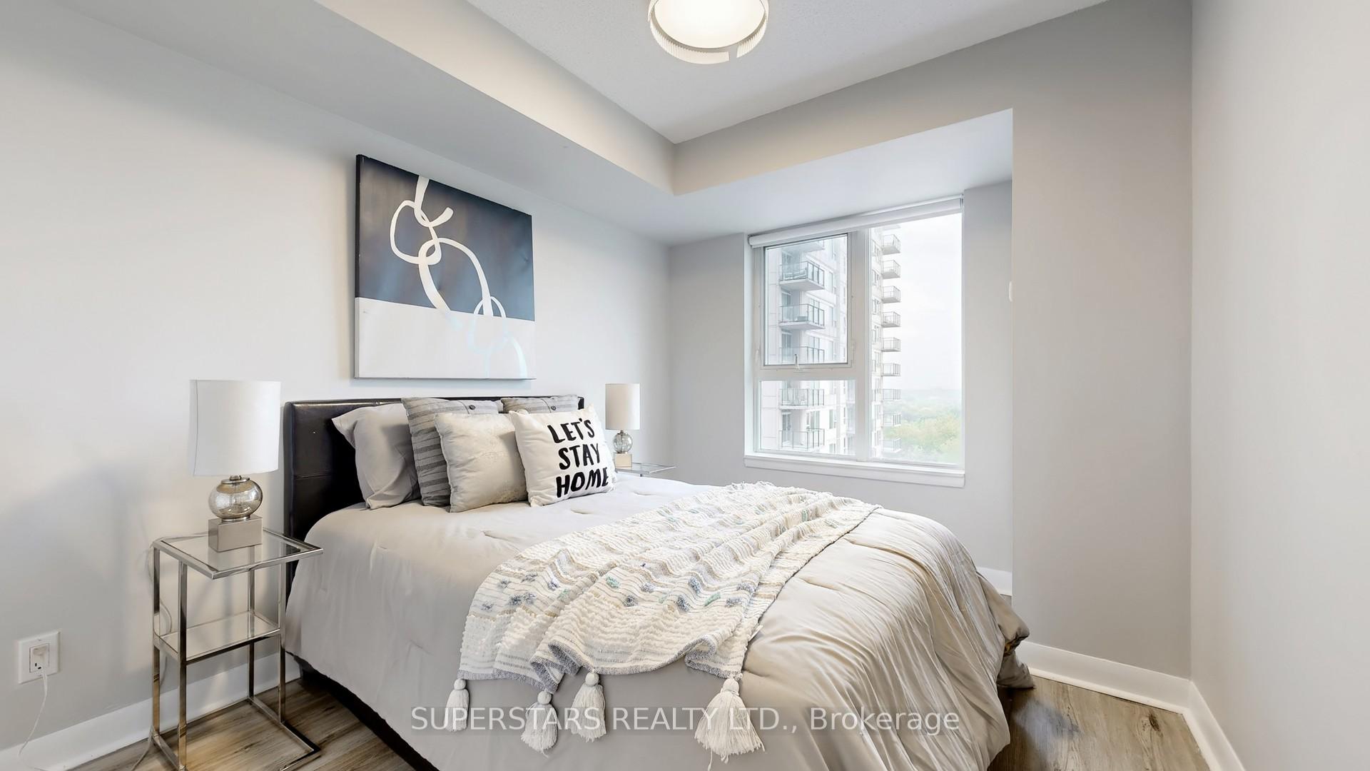 2 Bedrooms Condo at 25 Town Centre, Toronto For sale