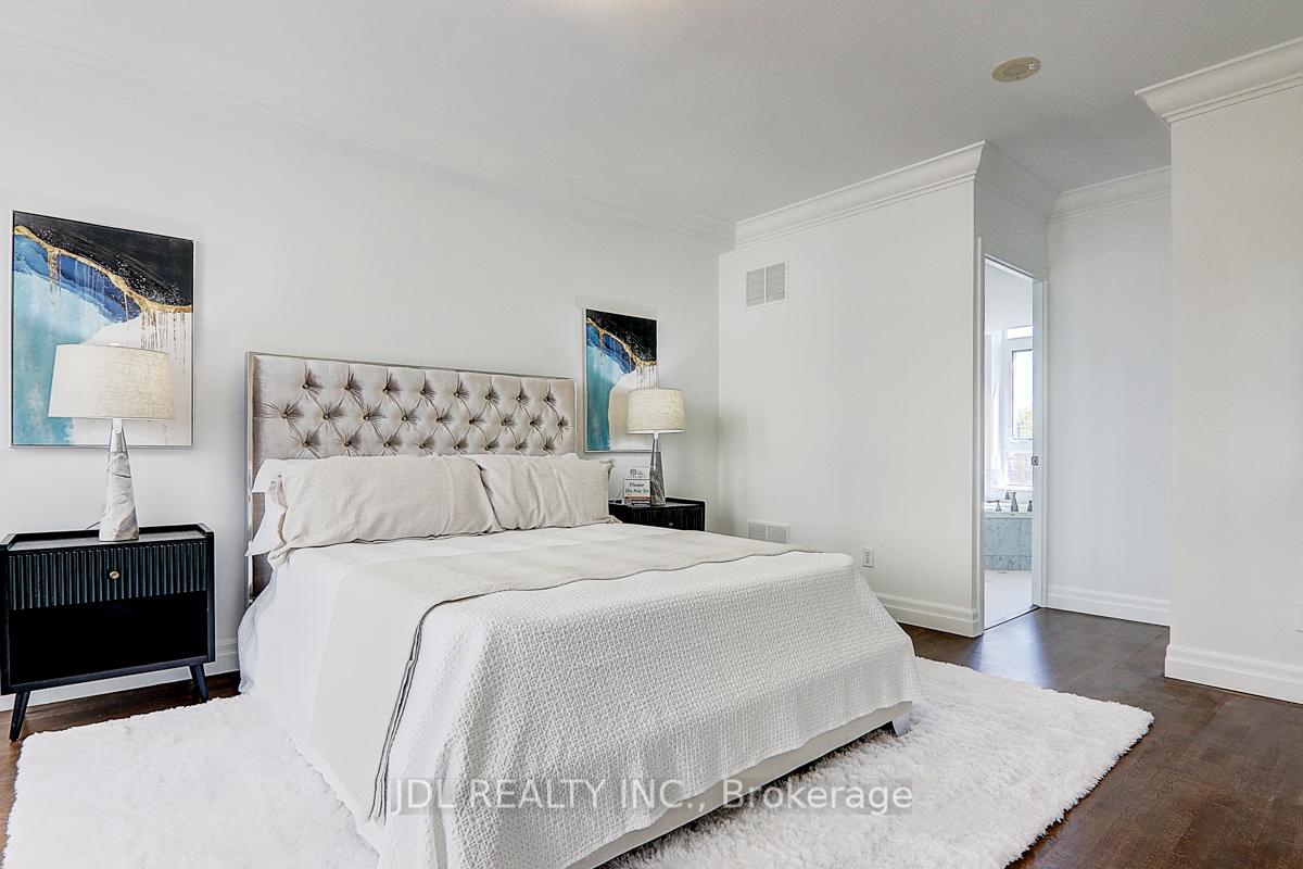 3 Bedrooms Condo at 934 Mount Pleasant,  Toronto For sale