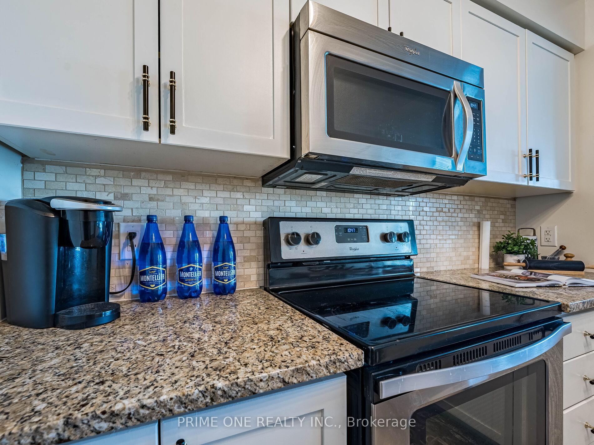 2 Bedrooms Condo at 88 Grangeway, Toronto For sale