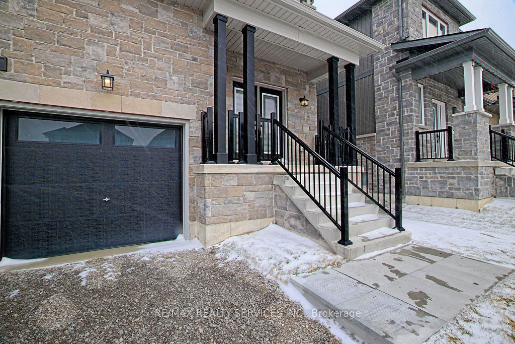 38 Barnyard Trail