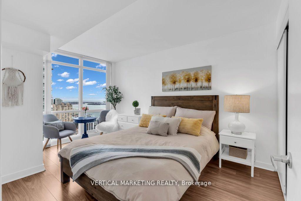 2 Bedrooms Condo at 11 Brunel, Toronto For sale