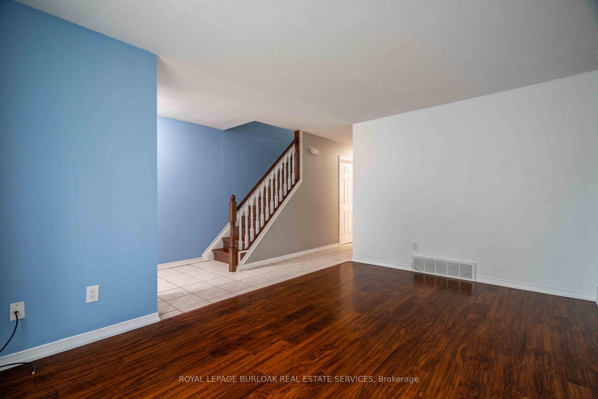 4 Bedrooms Condo at 117 Bonaventure, Hamilton For sale