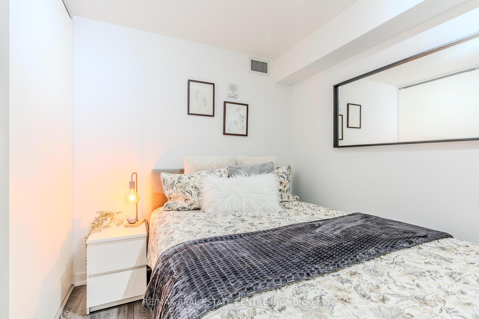 1 Bedroom Condo at 1119 Cooke, Burlington For sale