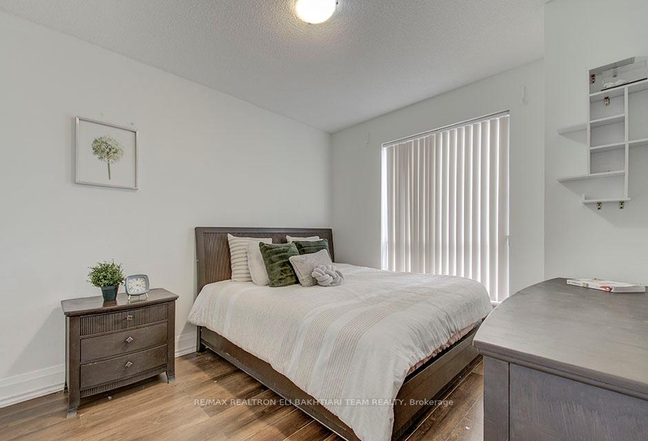 2 Bedrooms Condo at 100 Harrison Garden,  Toronto For sale