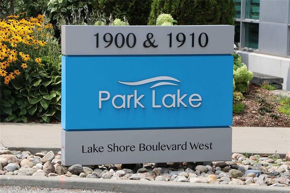 1900 Lake Shore