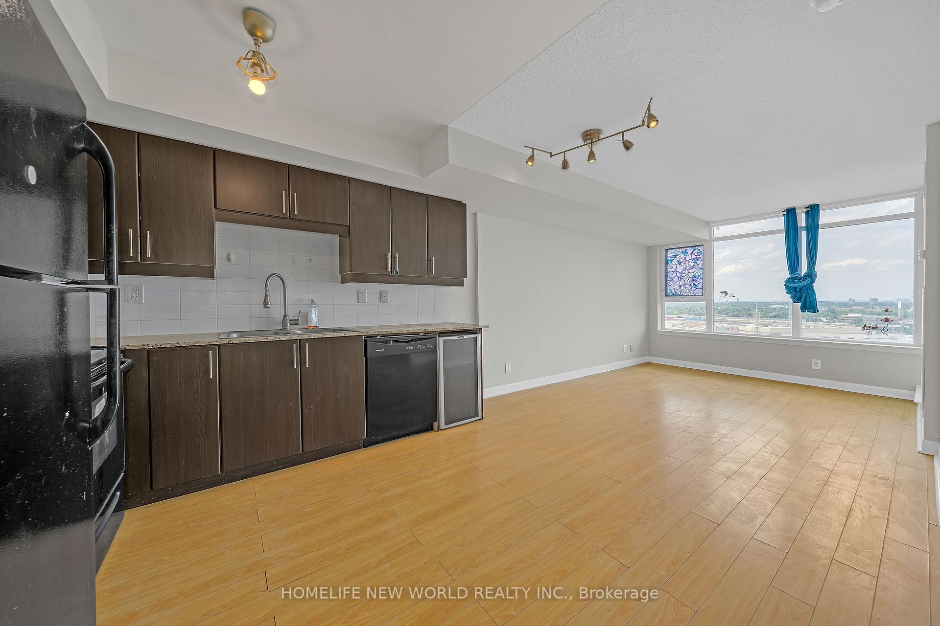 1 Bedroom Condo at 25 Town Centre,  Toronto For sale