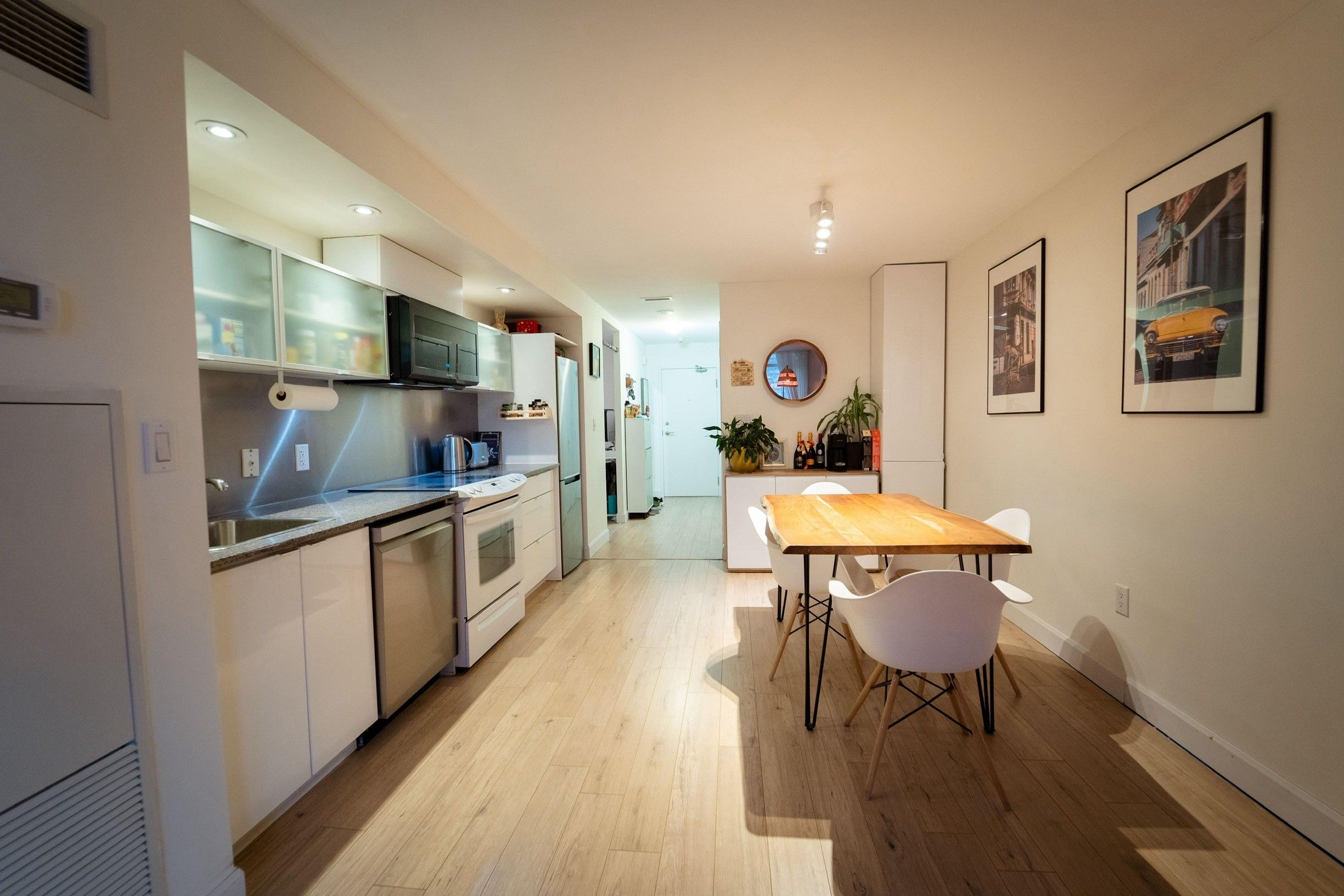 4 Spadina Avenue 1223