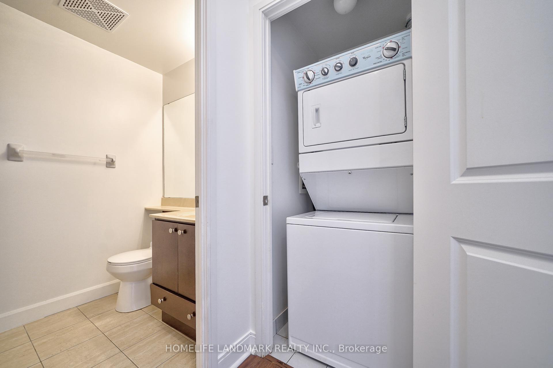 1 Bedroom Condo at 60 Absolute,  Mississauga For sale