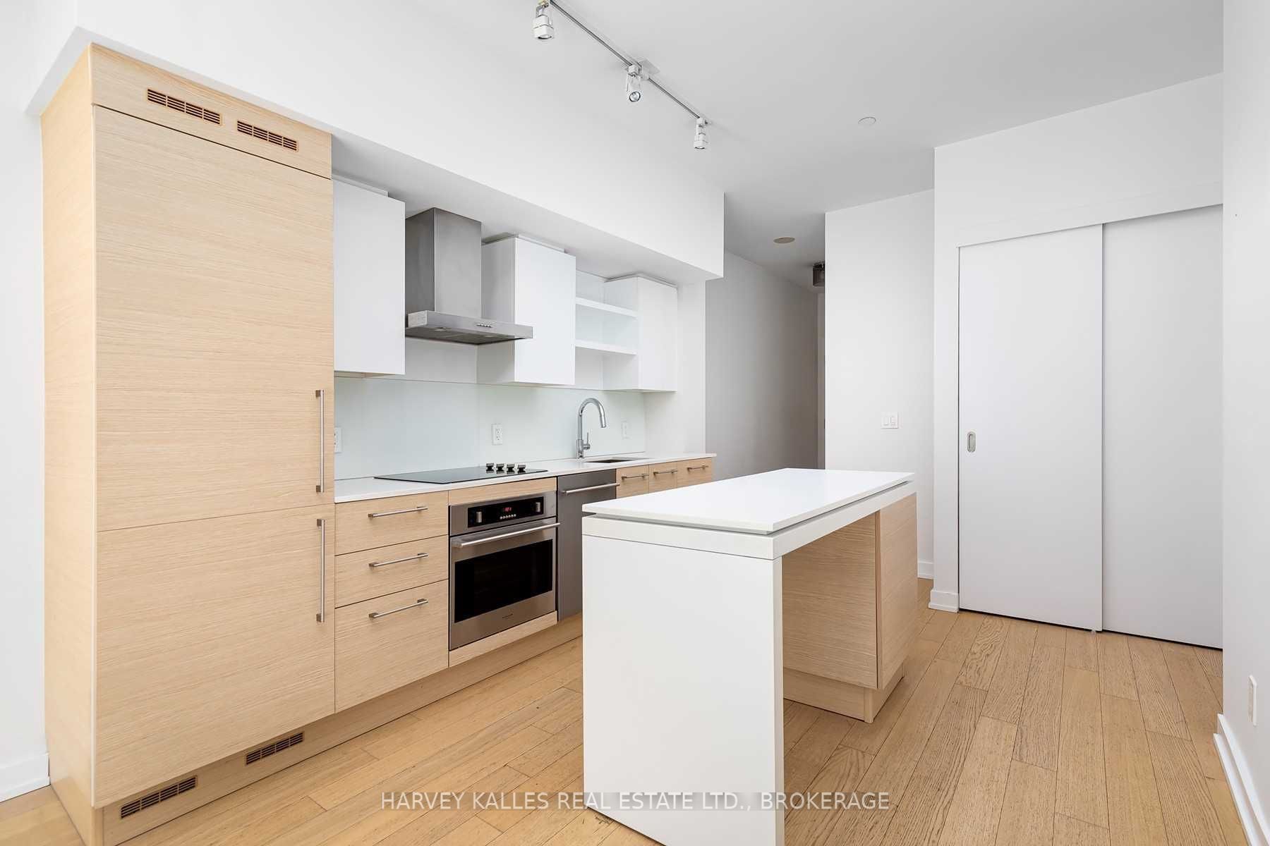1030 King Street W 1002