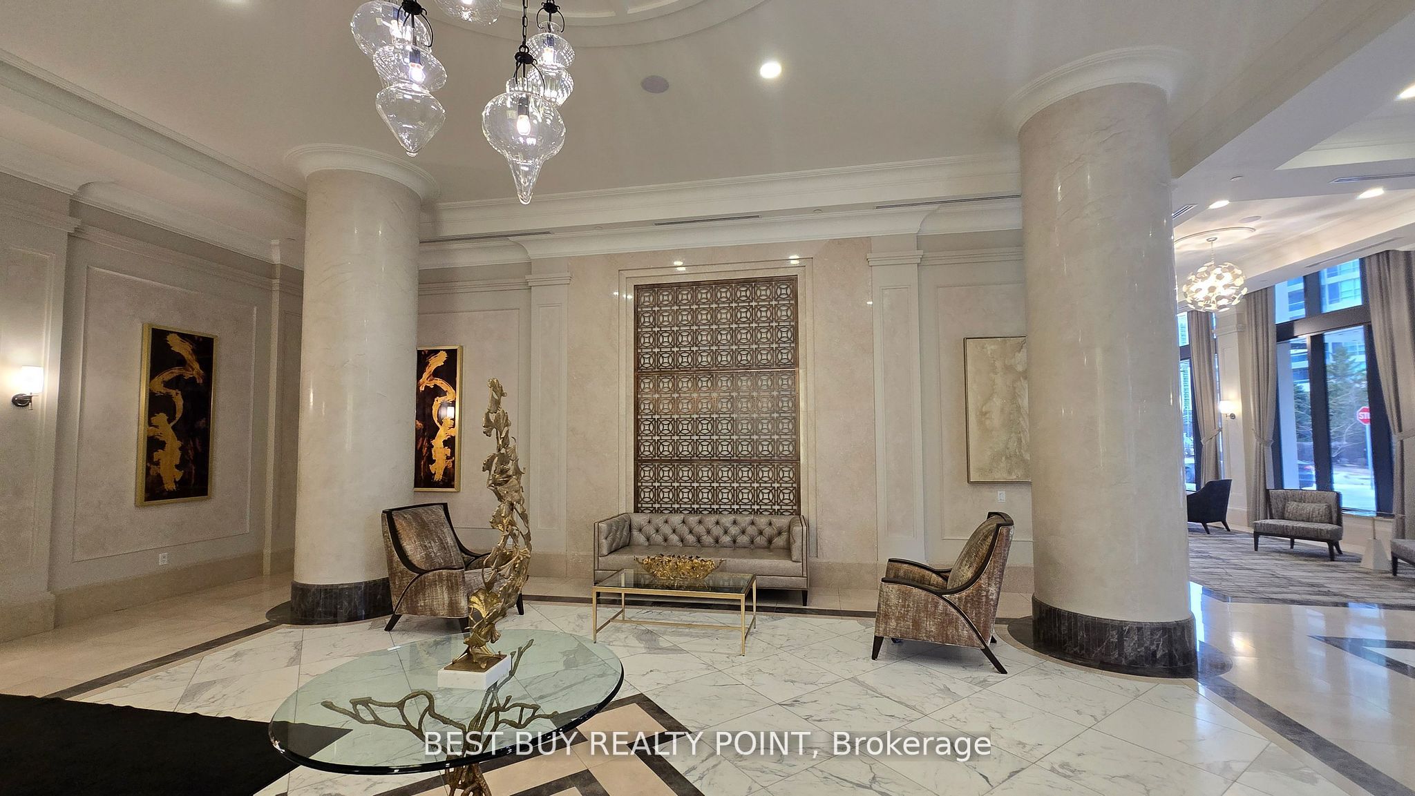 36 Elm Drive W, #201
